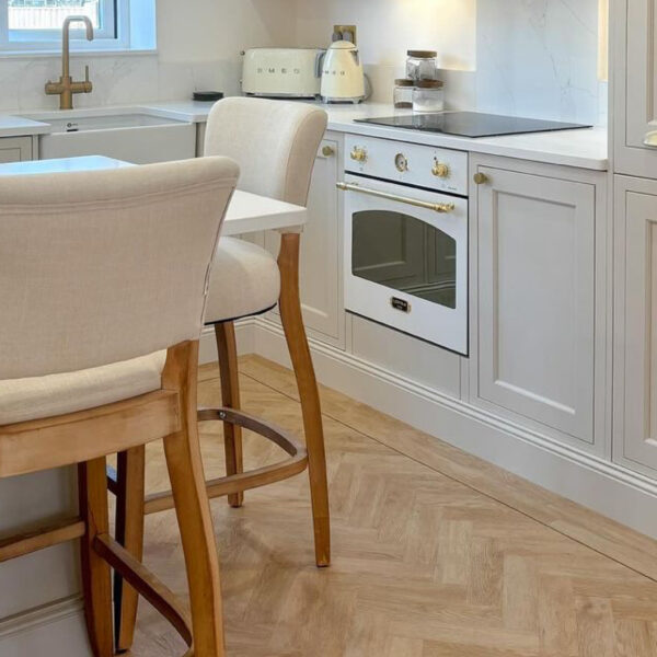 Naked oak in kitchen